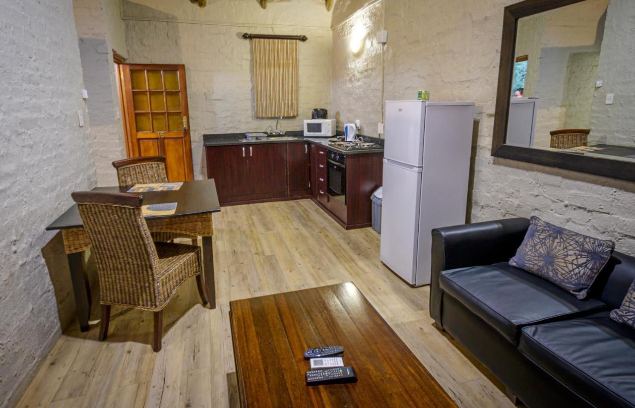 Bains Lodge Bloemfontein Exteriör bild