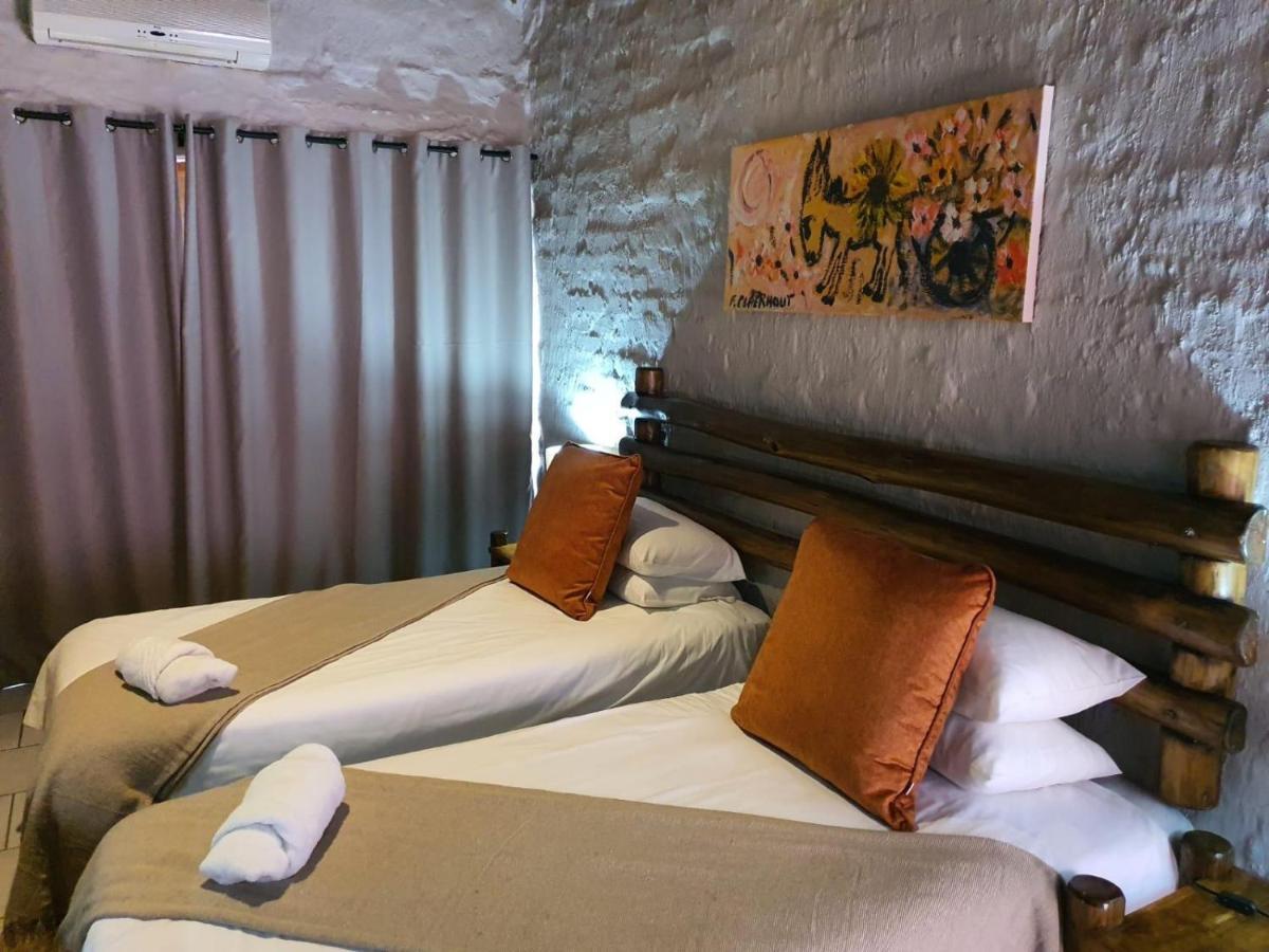 Bains Lodge Bloemfontein Exteriör bild