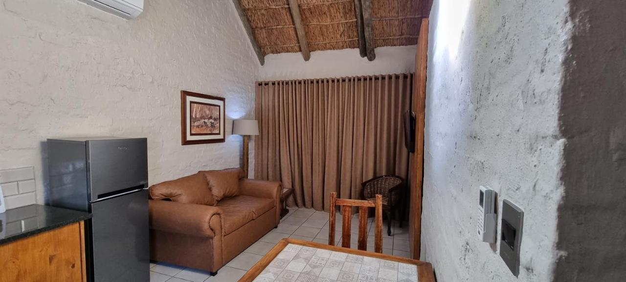 Bains Lodge Bloemfontein Exteriör bild