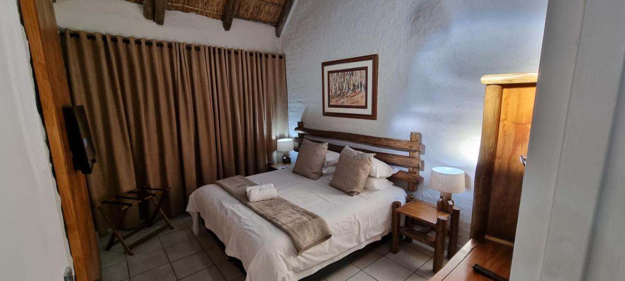 Bains Lodge Bloemfontein Exteriör bild