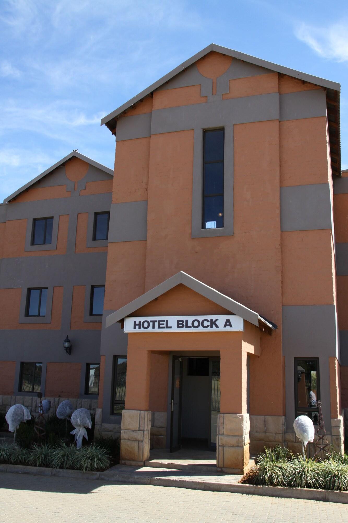 Bains Lodge Bloemfontein Exteriör bild