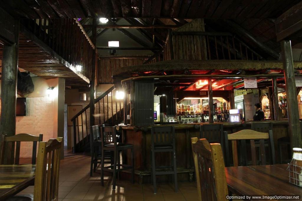 Bains Lodge Bloemfontein Exteriör bild
