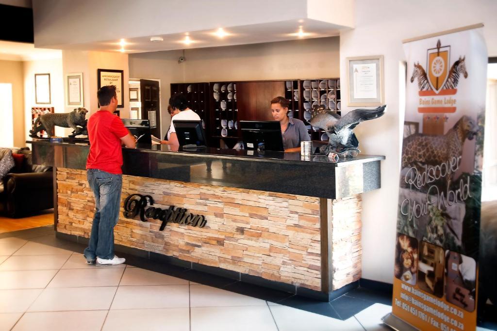 Bains Lodge Bloemfontein Exteriör bild