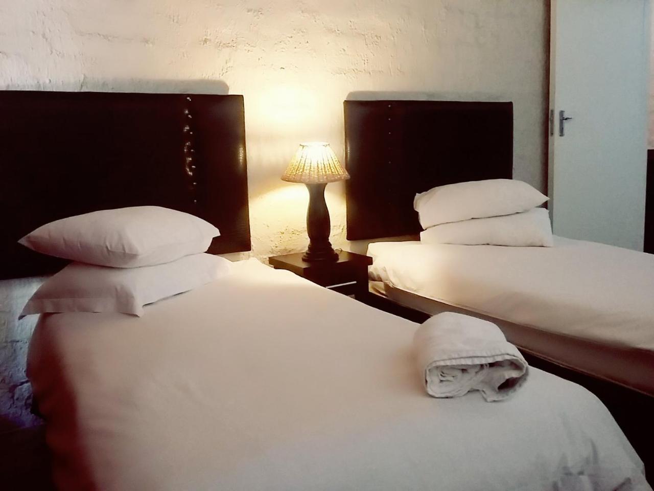 Bains Lodge Bloemfontein Exteriör bild
