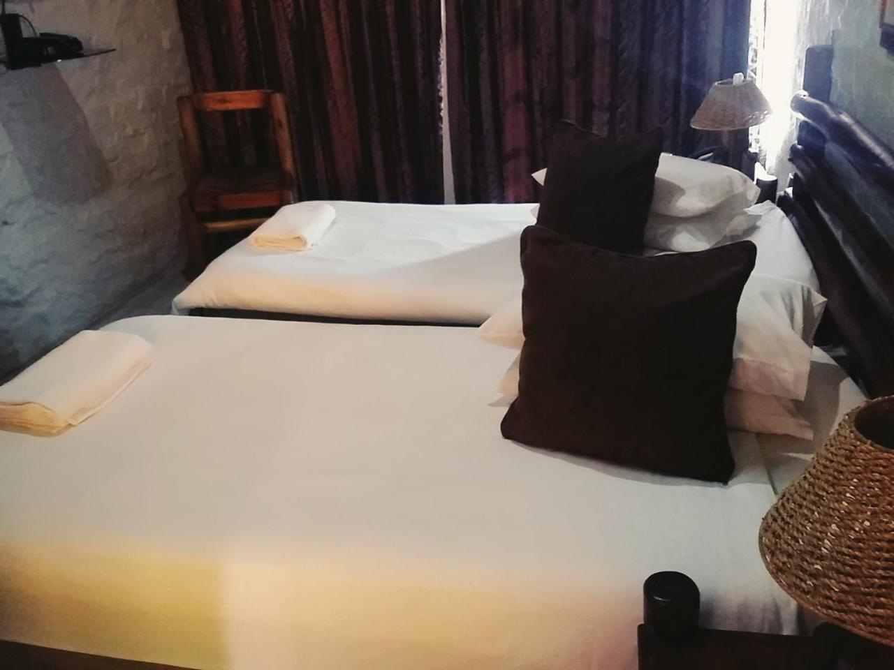 Bains Lodge Bloemfontein Exteriör bild