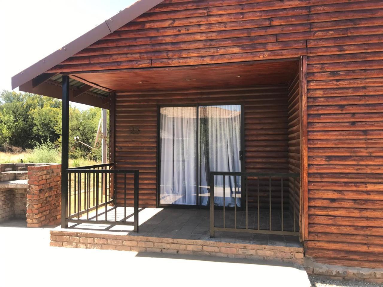 Bains Lodge Bloemfontein Exteriör bild