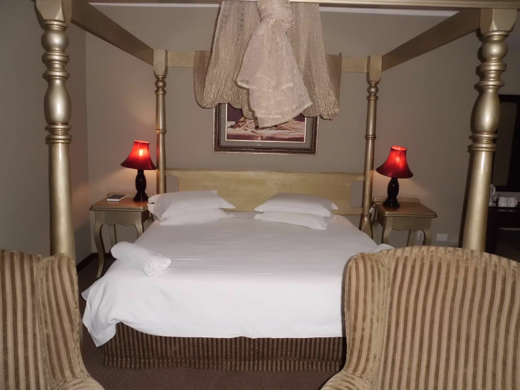Bains Lodge Bloemfontein Exteriör bild