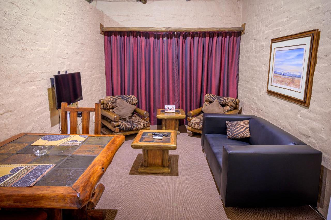 Bains Lodge Bloemfontein Exteriör bild